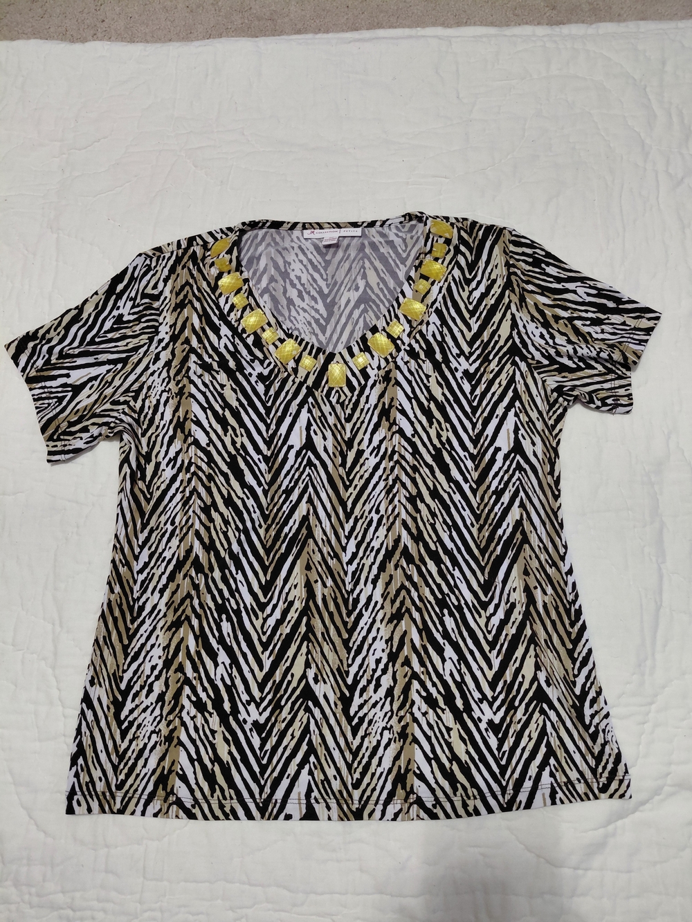 Women’s V-Neck Short Sleeve Top with Embellished Neckline Black, White & Tan